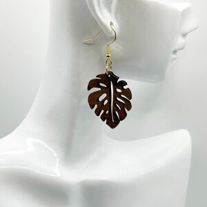 Natural Walnut Wood Monstera